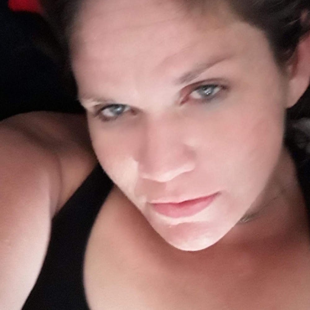 Meet your Posher, Adrianne